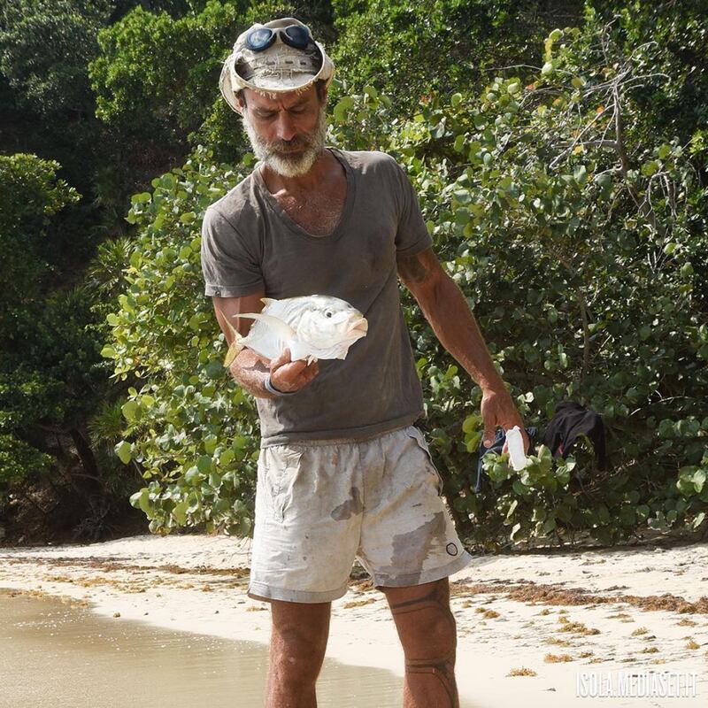 Isola 2017, naufraghi sexy in costume da bagno 25