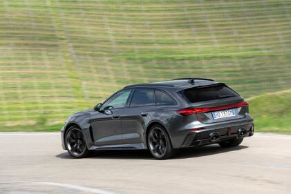 Audi RS5 Avant: le foto della prova su strada 15