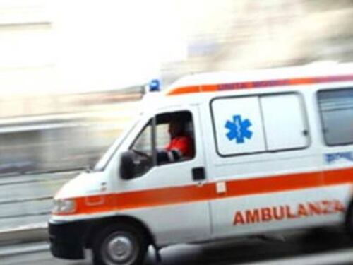 Carpi, 27enne sonnambulo precipita dal terzo piano