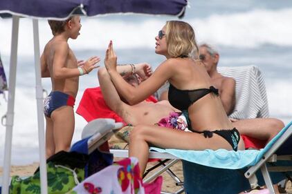 Ilary Blasi, tanga hot a Formentera 1