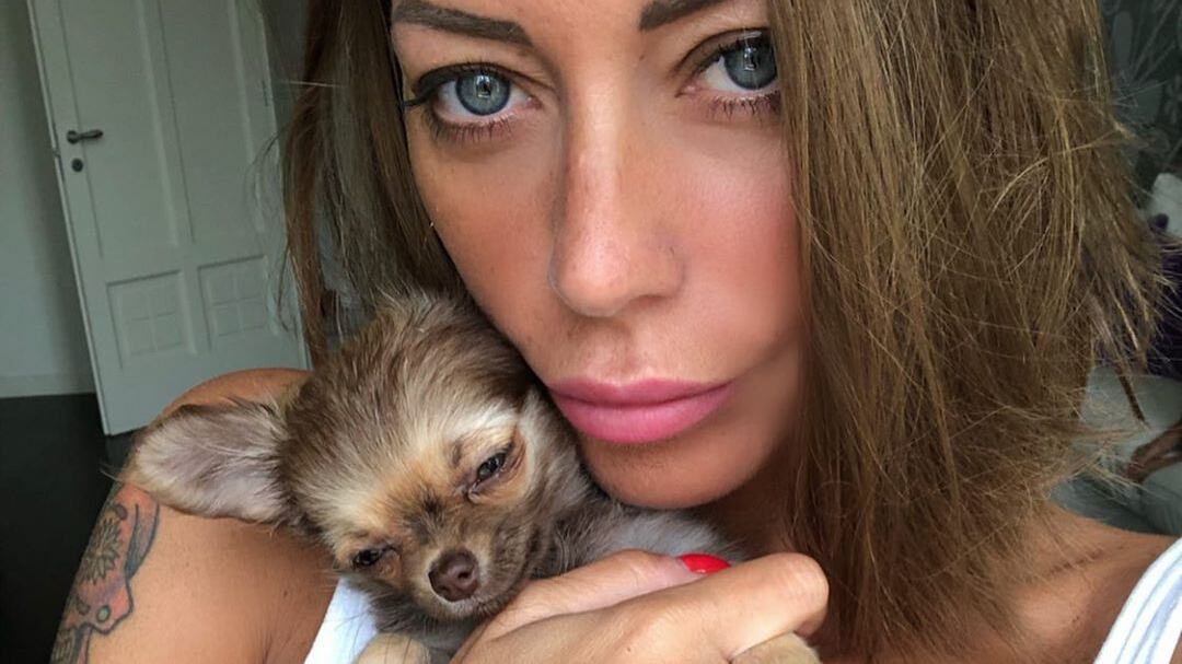 Polemiche su Karina Cascella: muore il cane e lei ne compra uno nuovo