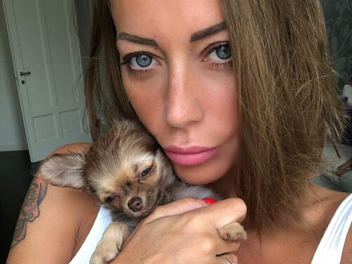Polemiche su Karina Cascella: muore il cane e lei ne compra uno nuovo