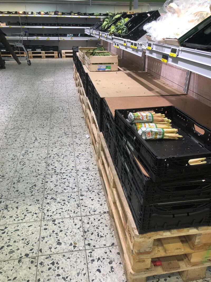 Coronavirus, le immagini dei supermercati presi d'assalto a Berlino 1