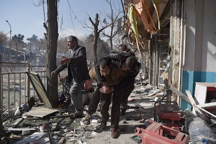 I feriti nell'attentato di Kabul 15