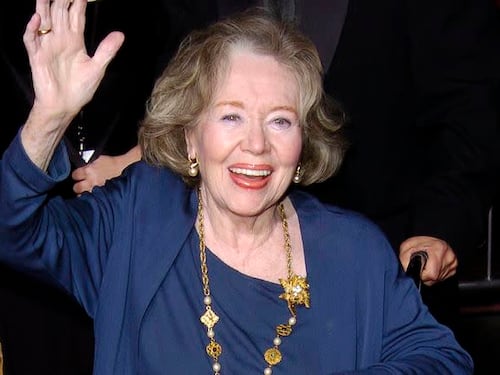 Addio alla signora Banks di Mary Poppins. A 100 anni muore Glynis Johns