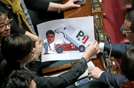 Il manifesto della Lega: "Renzi democristiano" 3