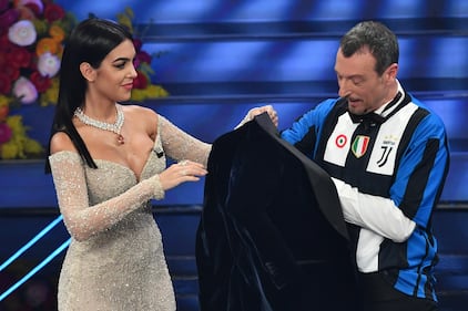 Georgina Rodriguez incanta l'Ariston, Amadeus si spoglia 4