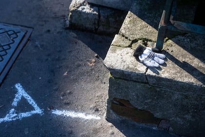   Milano, tir travolge mamma a passeggio con i suoi bambini. Le immagini dell'incidente 9