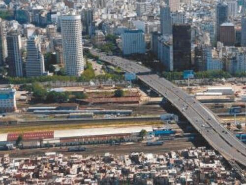 Le due facce di una città che palpita ma non vive