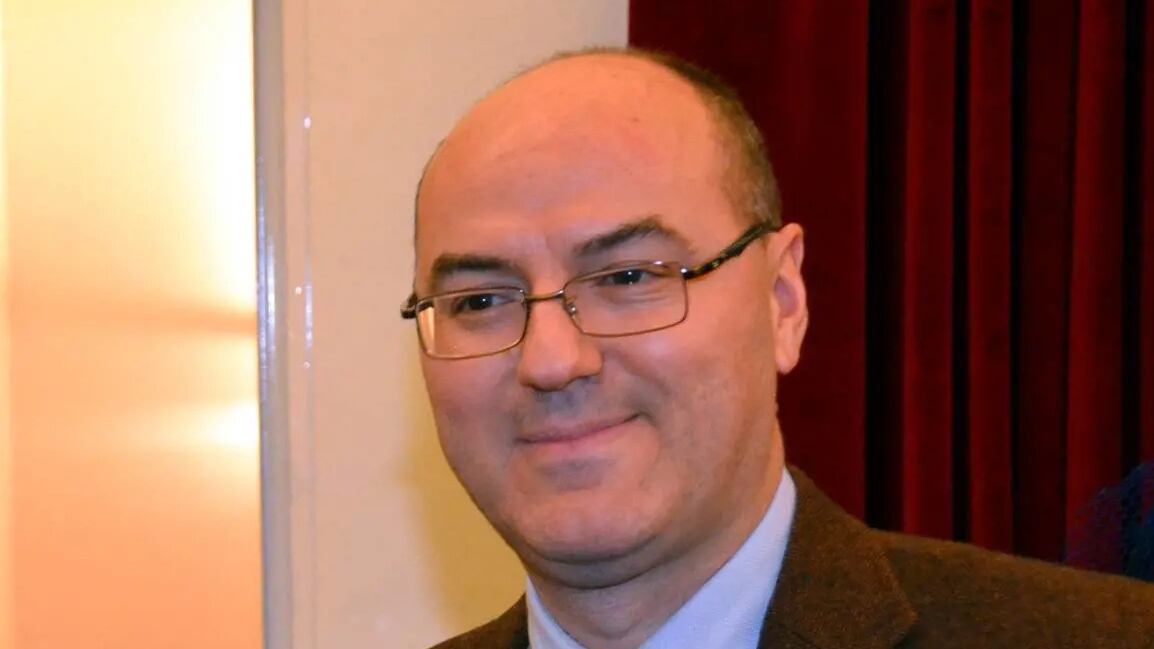 "Veti e diktat sono prassi nella politica italiana. Meglio se le questioni si risolvono adesso"
