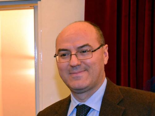 "Veti e diktat sono prassi nella politica italiana. Meglio se le questioni si risolvono adesso"