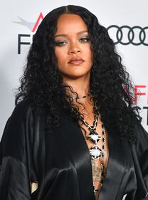 Rihanna è super sexy al gala di apertura dell'AFI Fest 2019 1