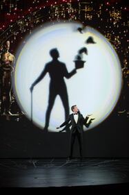Il conduttore degli Oscar sale sul palco in mutande 8
