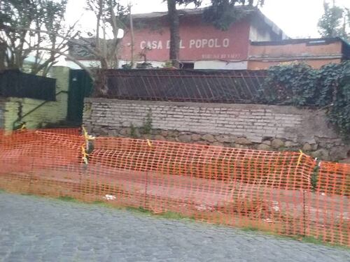 Roma, la sinistra gioisce per lo sgombero di una Casa del Popolo