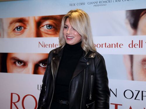 Emma Marrone omaggia le donne