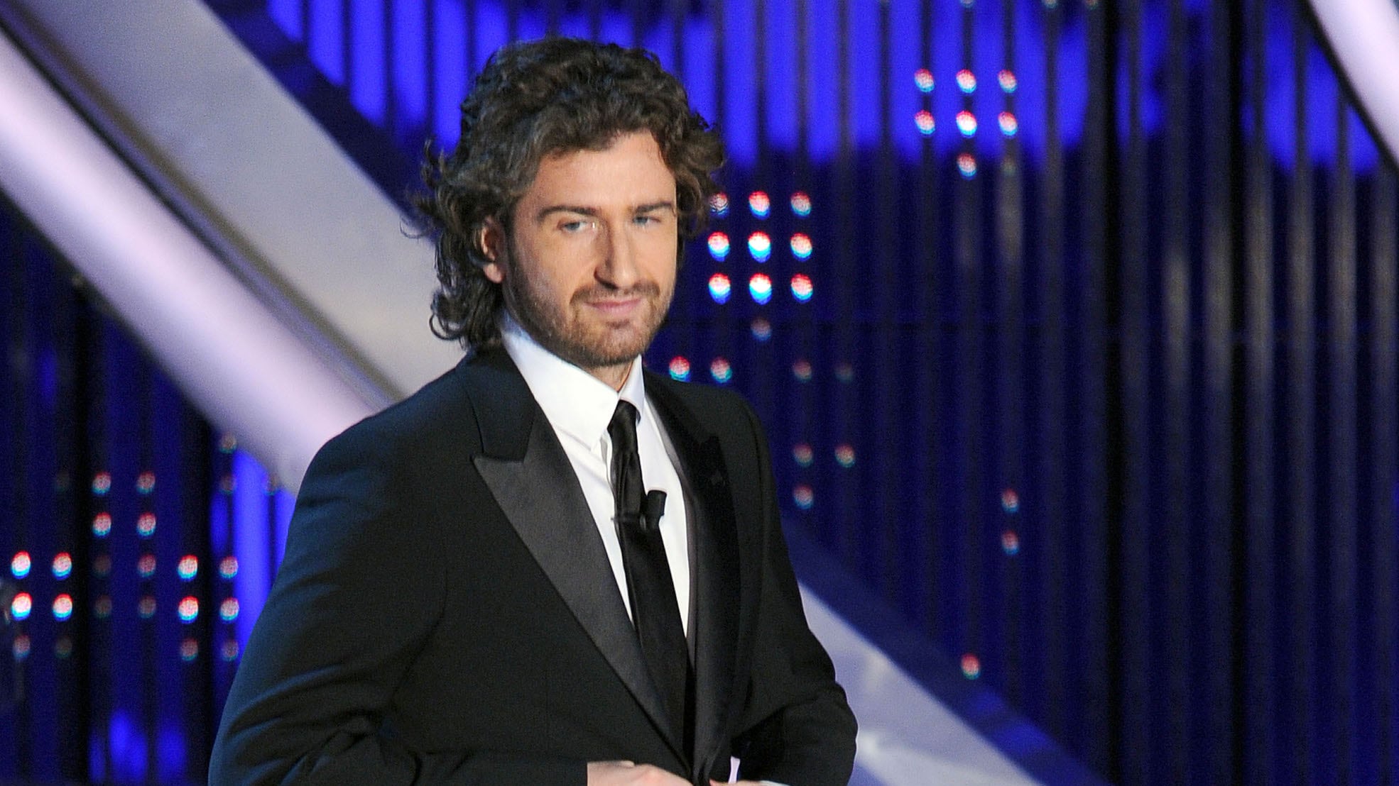 Sanremo, la battuta di Alessandro Siani su un bambino obeso: il web insorge