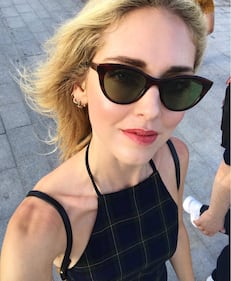 Chiara Ferragni hot, ragnatela sul seno 14