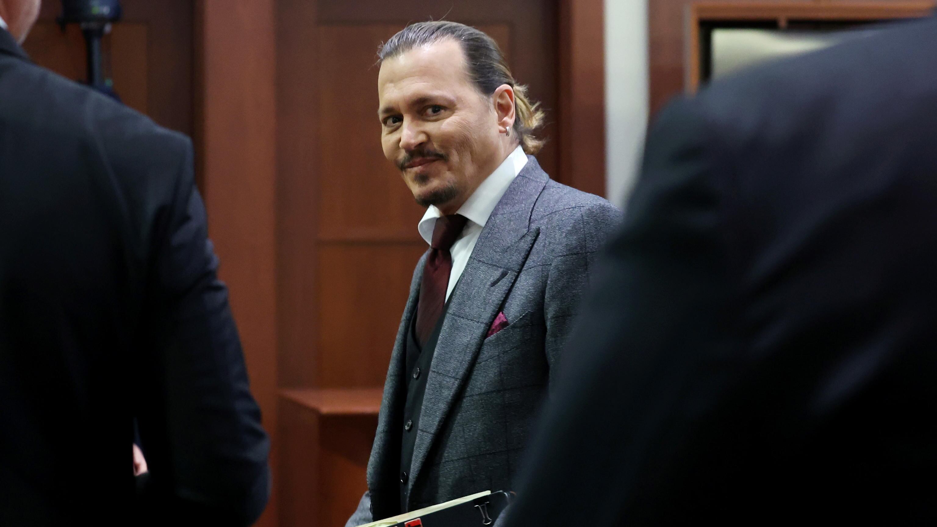 "Diffamato da ex moglie". Il tribunale dà ragione a Johnny Depp