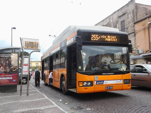 L'autista che dormiva sul bus: "Solo 20 minuti di ritardo"