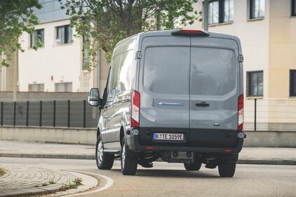 Ford E-Transit, il furgone più venduto al mondo diventa 100% elettrico: guarda la gallery 5
