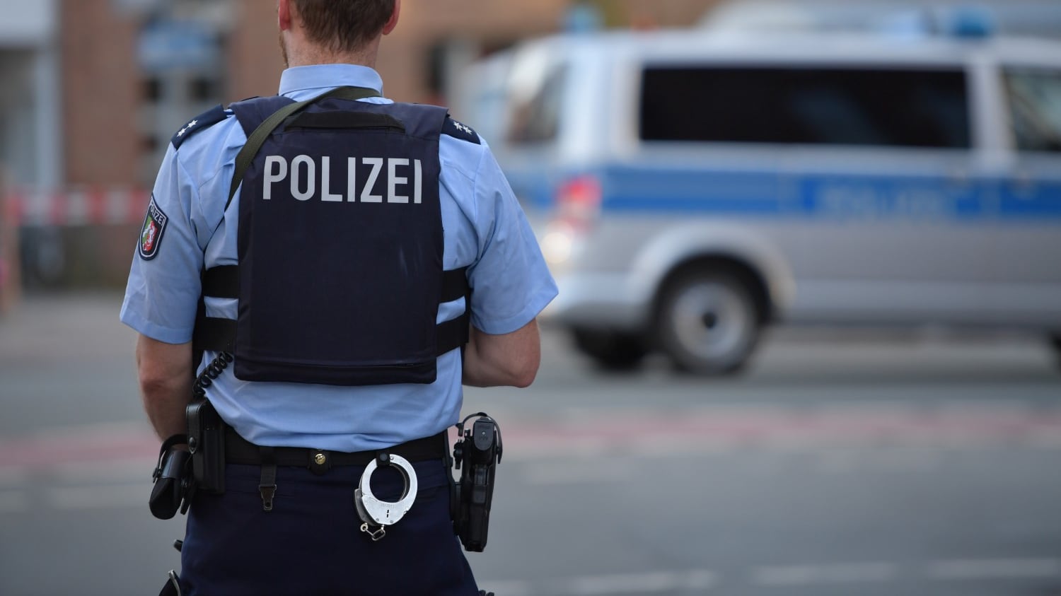 Germania, polizia spara e uccide un uomo armato di spada