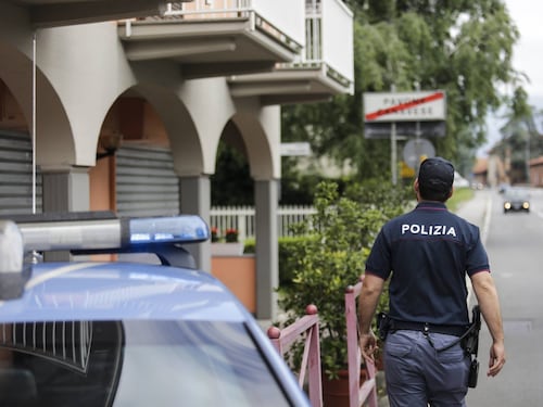 Uccise un ladro, tabaccaio a processo. "Io rischio il carcere, loro sono liberi"