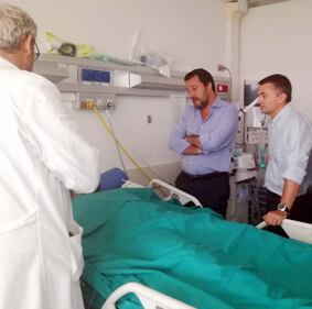 Salvini in ospedale a Genova: incontra i feriti e i parenti delle vittime 4
