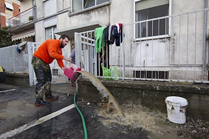 Oriveto, si ripuliscono le strade 4