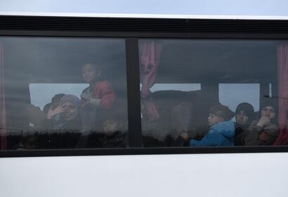 La polizia greca sgombera il campo profughi di Idomeni 2