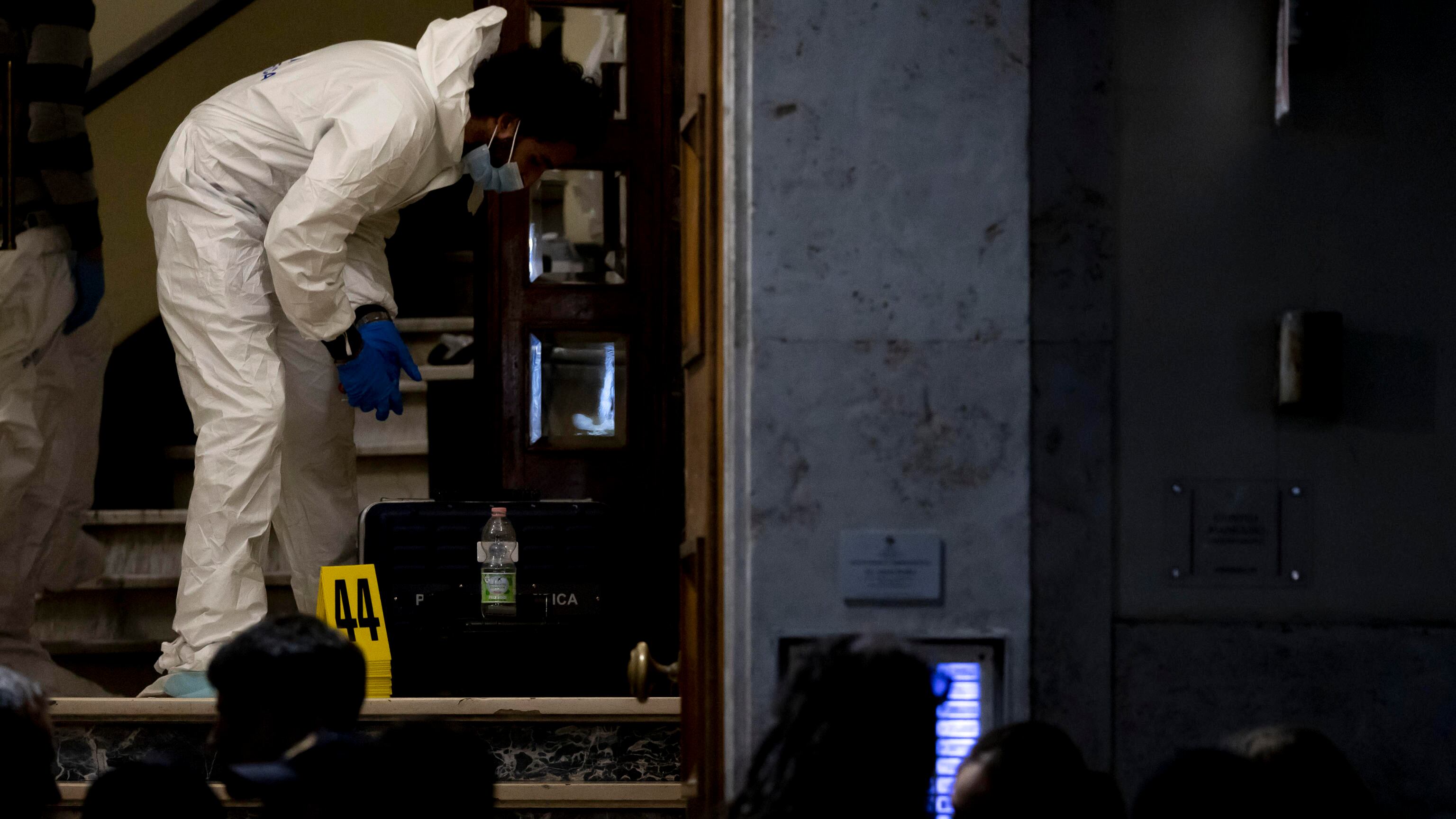 Omicidi Prati, identificate anche le due vittime cinesi: chi erano