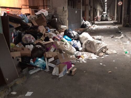 Le immagini del degrado nei parcheggi sotterranei del Centro direzionale