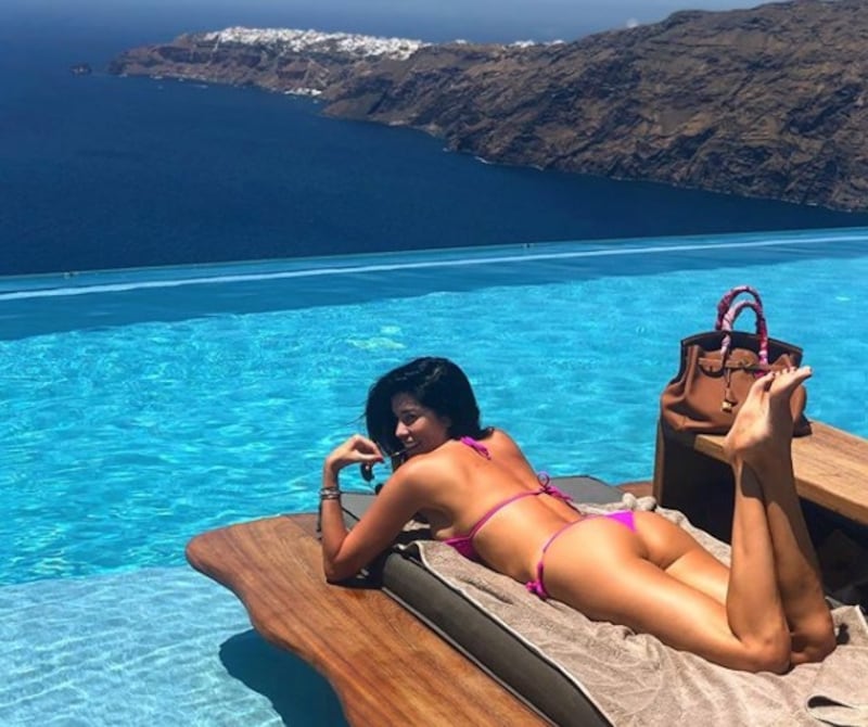 Aida Yespica, vacanze hot a Santorini 2