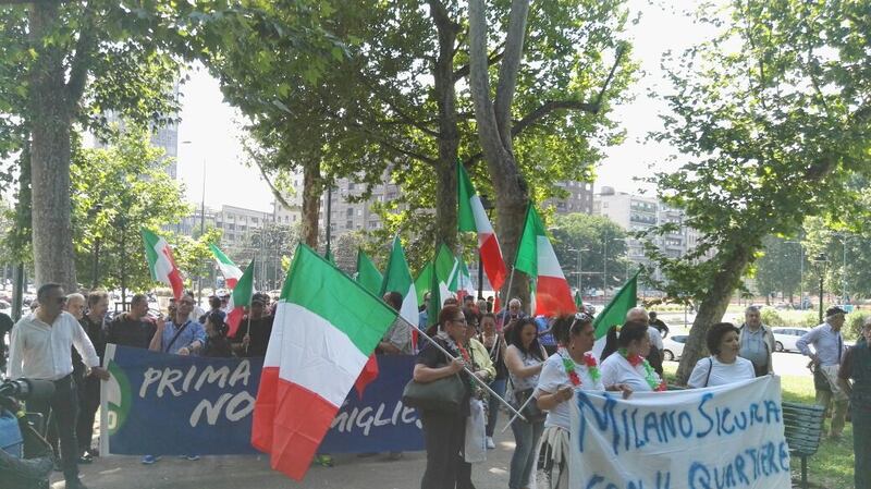Milano, corteo contro l'accoglienza 1