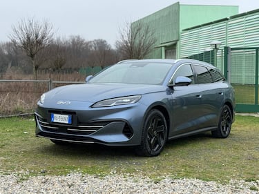 BYD Seal 6 DM-i Touring: guarda tutte le foto 15