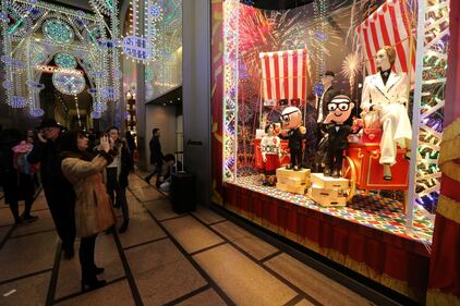 Natale alla Rinascente con le vetrine di Dolce & Gabbana 4