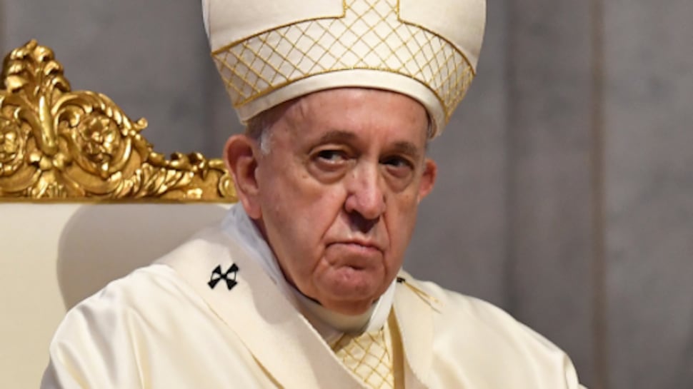 Adesso il Papa si piega all'Ue e scoppia la rivolta dei fedeli