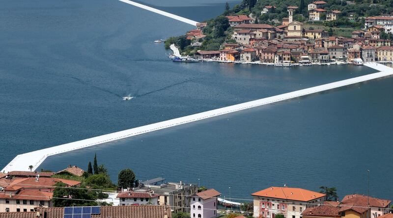 "The floating piers", la passerella di Christo 8