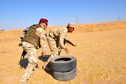 Così i parà addestrano i curdi a Erbil 8