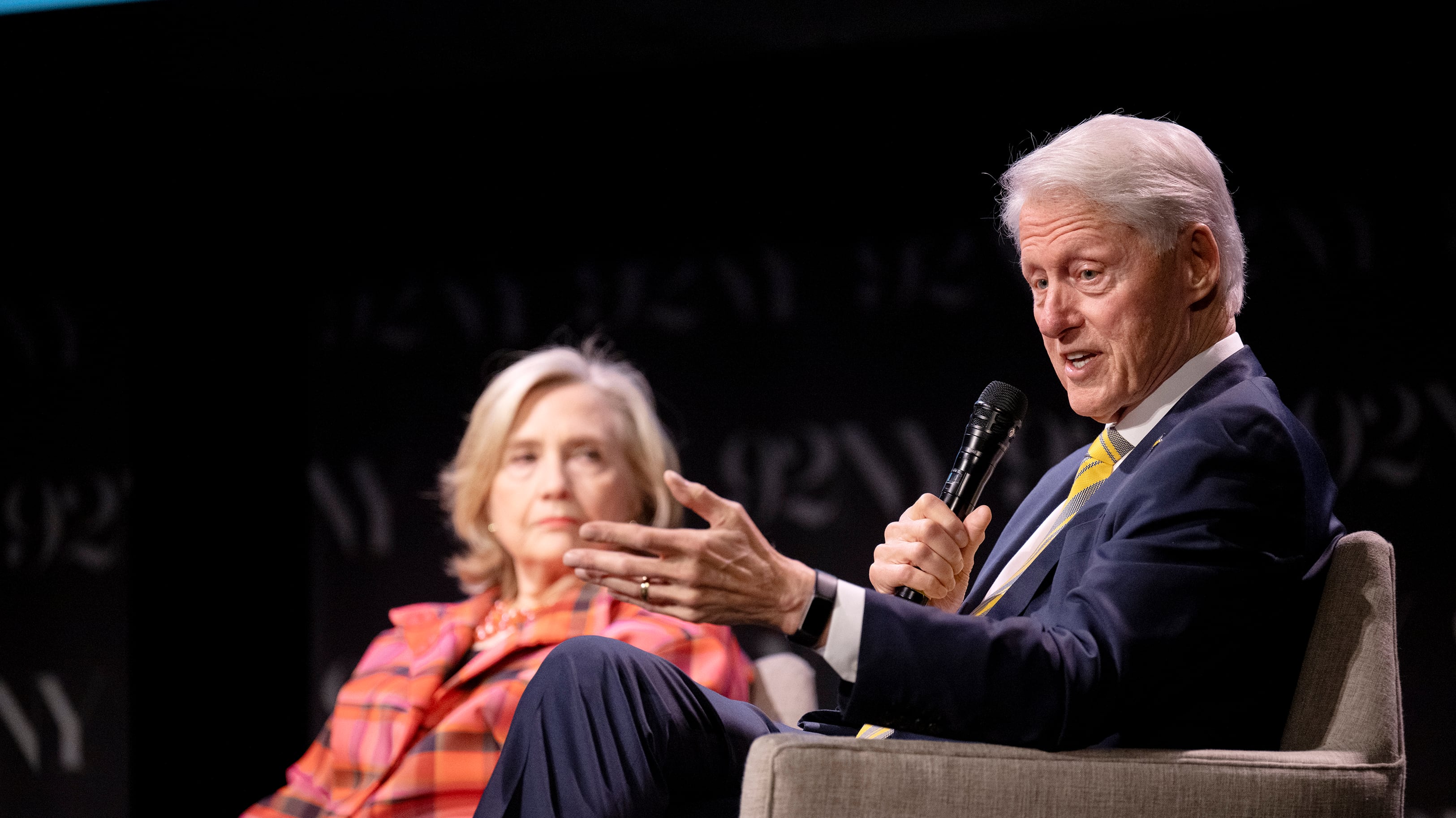 Caso Epstein, Bill e Hillary Clinton rifiutano di testimoniare