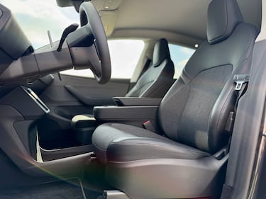 Tesla Model Y Standard: guarda tutte le foto 12
