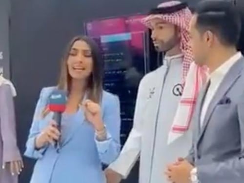 La mano lesta di Muhammad. Ecco " L'Androide molestatore"