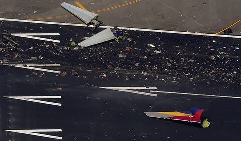 San Francisco, aereo si schianta e va in fiamme 15