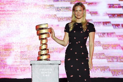 Ecco chi è Bar Refaeli: la bella madrina israeliana del Giro d'Italia 4