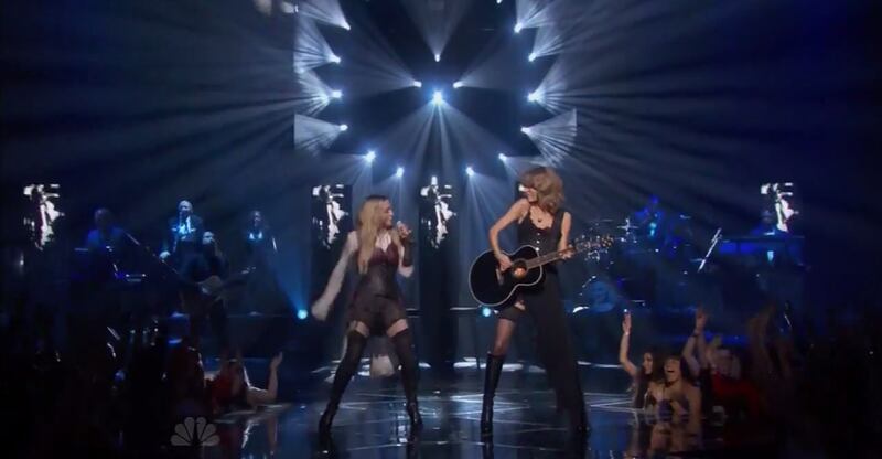 Taylor Swift sexy agli iHeartRadio Music Awards: vince e duetta con Madonna 8