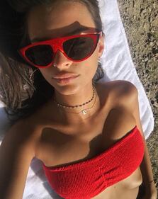 Emily Ratajkowski, topless nel deserto: scatti hot 6