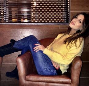 Cristina Buccino hot sulla neve 16