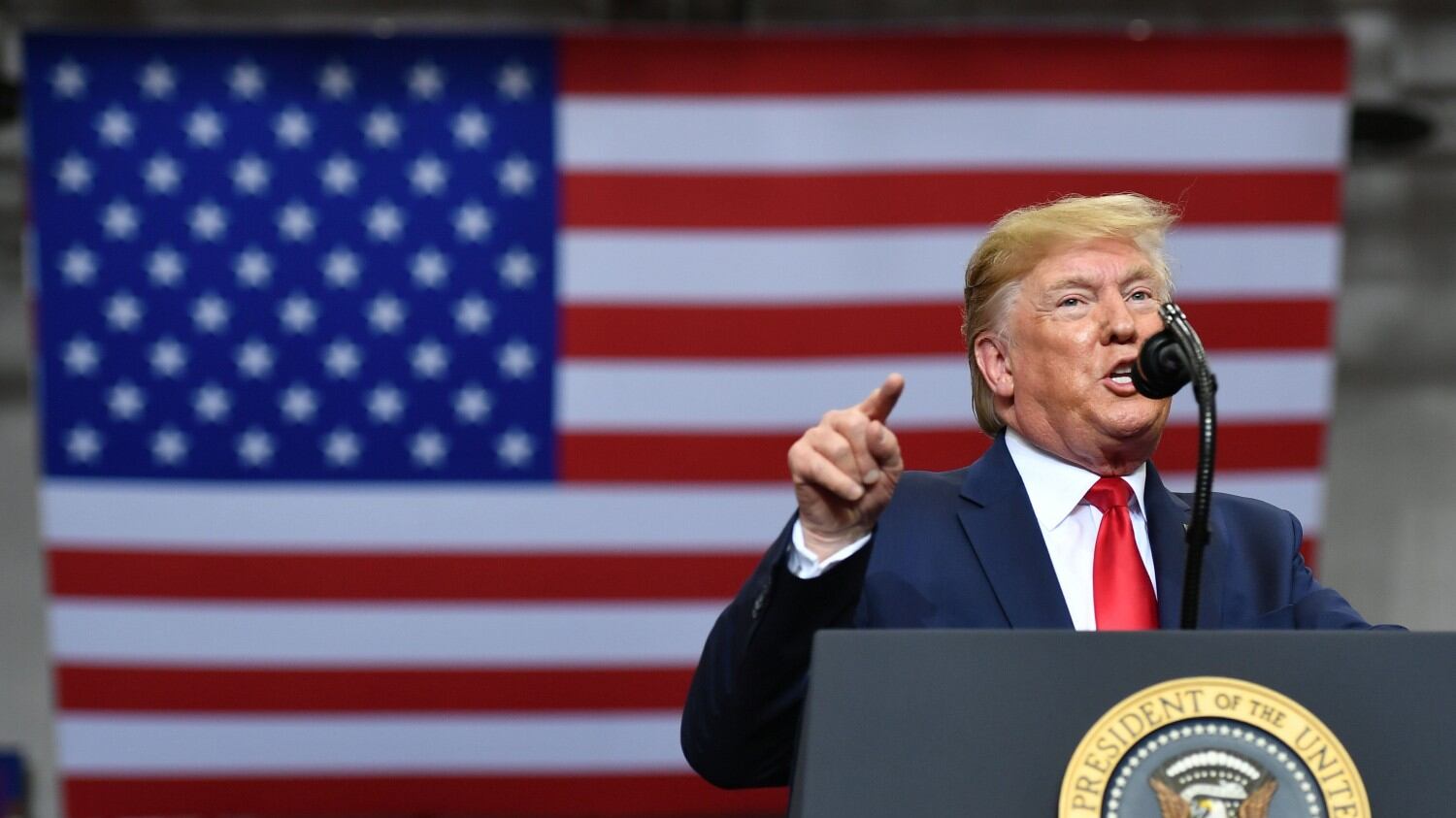 Trump pronto a testimoniare: "Processo bufala ma ci penso"