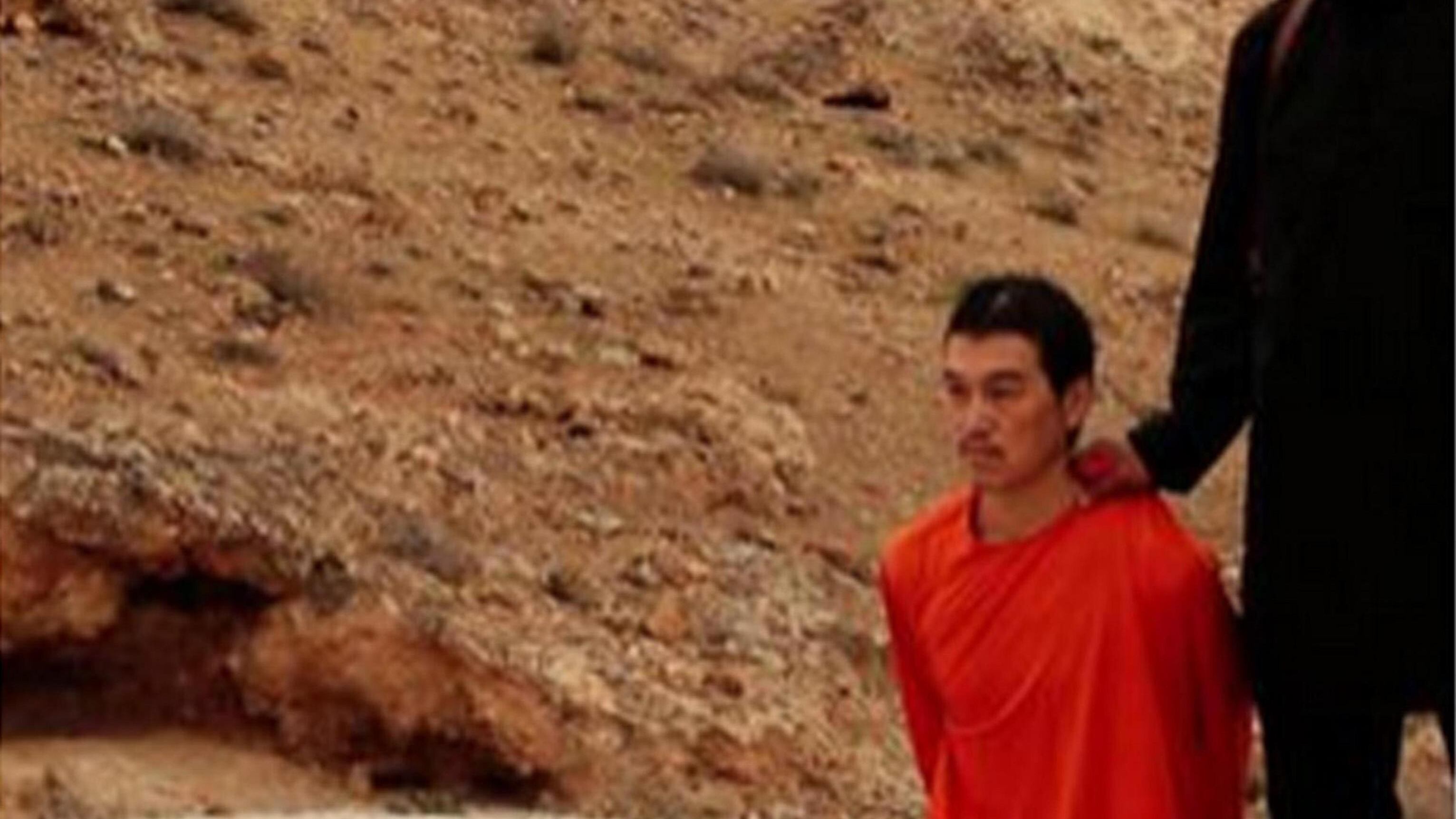 Isis, la vedova del giornalista giapponese decapitato: "Distrutta, ma orgogliosa di lui"