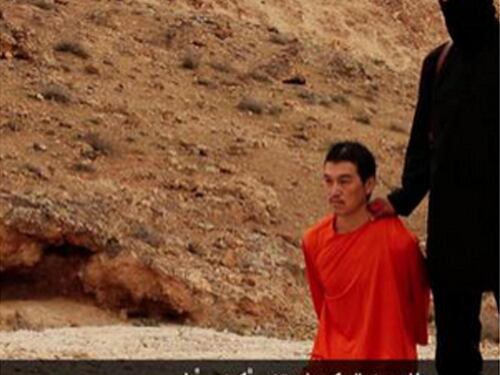 Isis, la vedova del giornalista giapponese decapitato: "Distrutta, ma orgogliosa di lui"