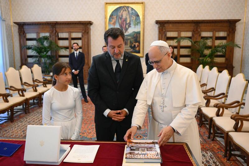 Matteo Salvini e la figlia Mirta in udienza da Papa Leone XIV 13